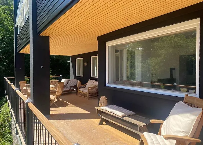 Modern With Exceptional Sea Views